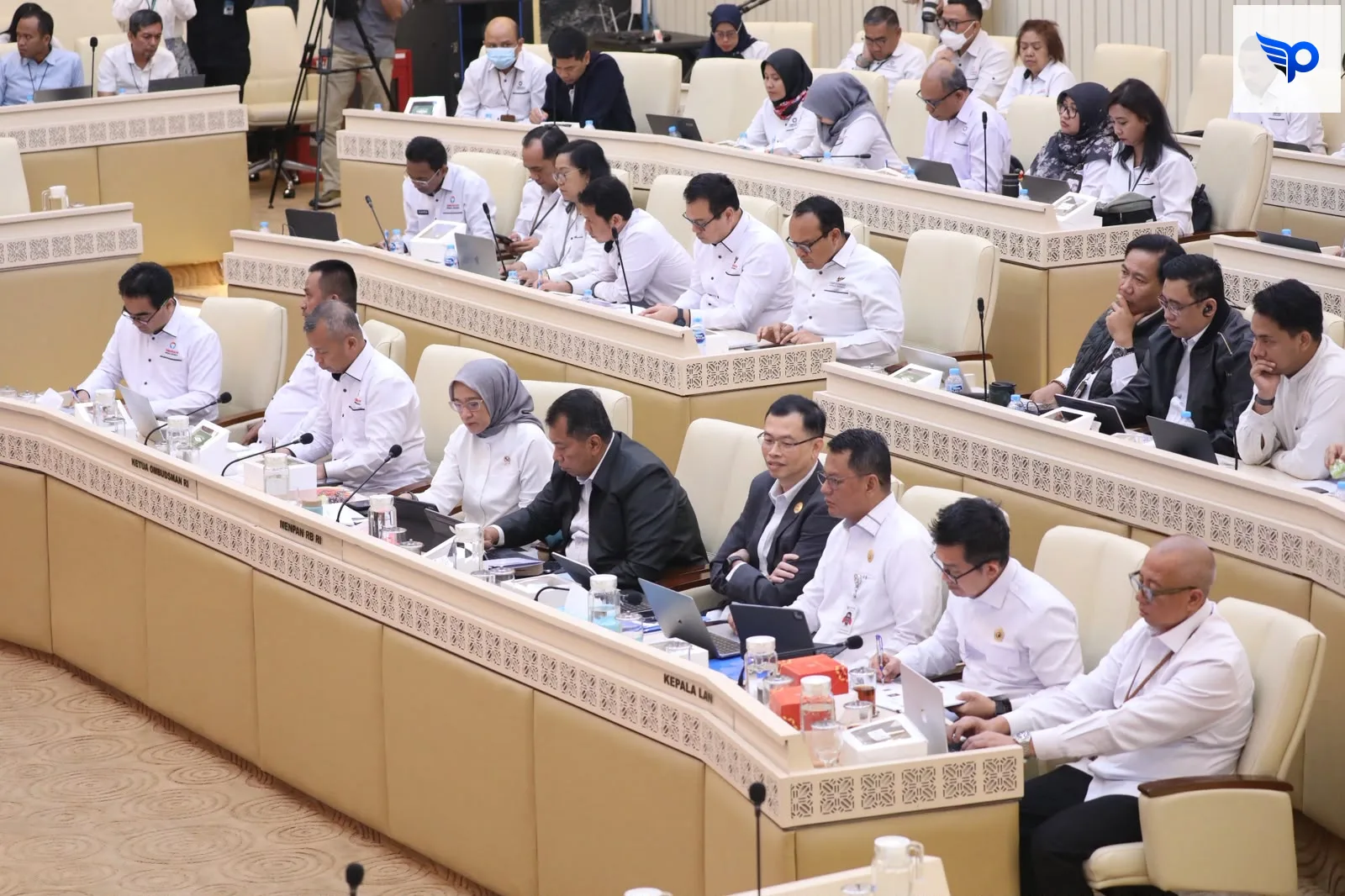 Menteri Pendayagunaan Aparatur Negara dan Reformasi Birokrasi (PANRB) Rini Widyantini menghadiri Rapat Kerja (Raker) dan Rapat Dengar Pendapat (RDP) dengan Komisi II DPR RI, Jakarta, Senin (7/9/2026).